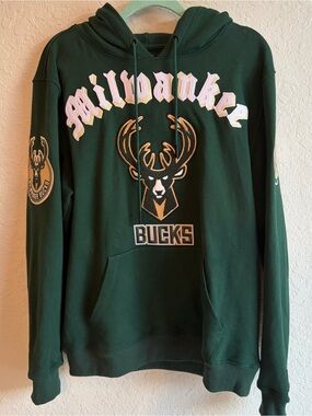 Milwaukee Bucks Pro standard Pullover Green Hoodie - Men’s Medium Excellent!